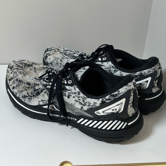 Brooks Size 12 Adrenaline GTS 23 Lightweight Zebra Black White Running Shoe - Picture 8 of 13